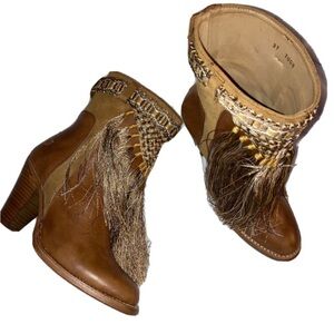 COBRA SOCIETY Canon Brown Western
Fringe Ankle Boots Savana Biscotto